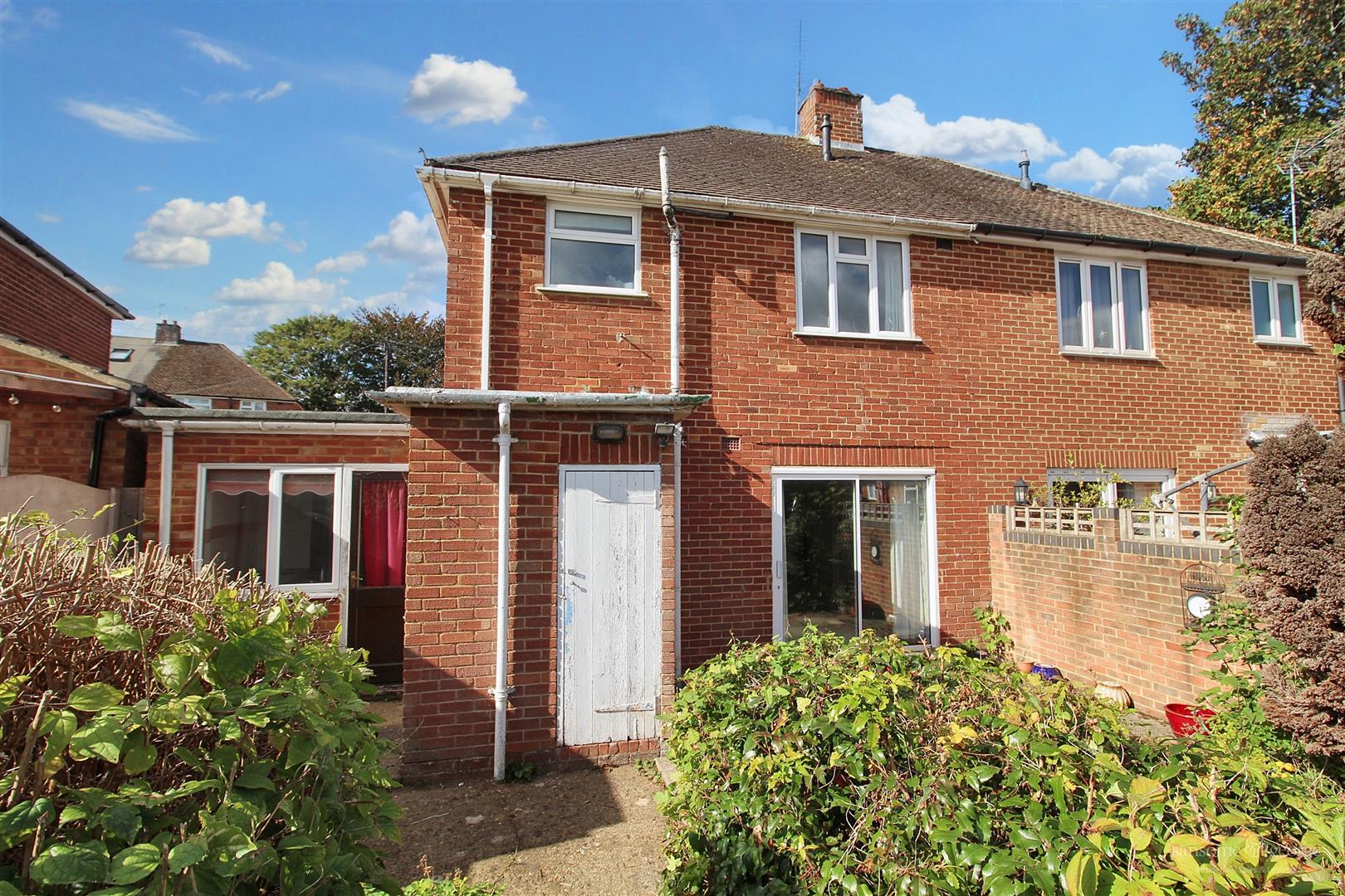 Links Drive, Tilehurst, Reading